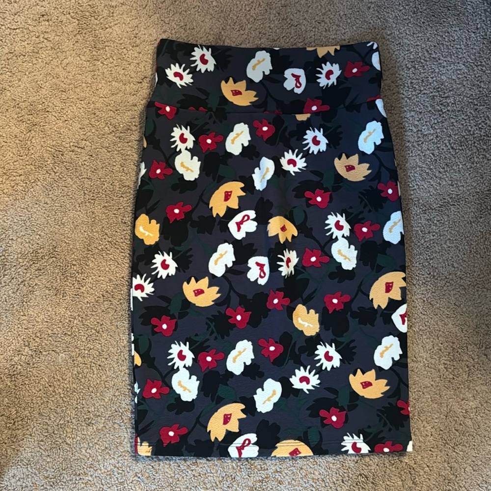 Lularoe pencil skirt size xs. Can be worn as a scarf